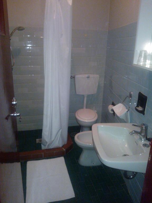 Albergo Vecchia Menaggio Rum bild